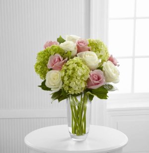 (image for) Embracing Grace Bouquet