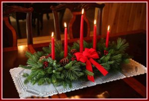 Elongated Christmas Centerpiece (image for) Elongated Christmas Centerpiece