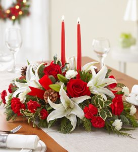 Traditional Christmas Centerpiece (image for) Traditional Christmas Centerpiece