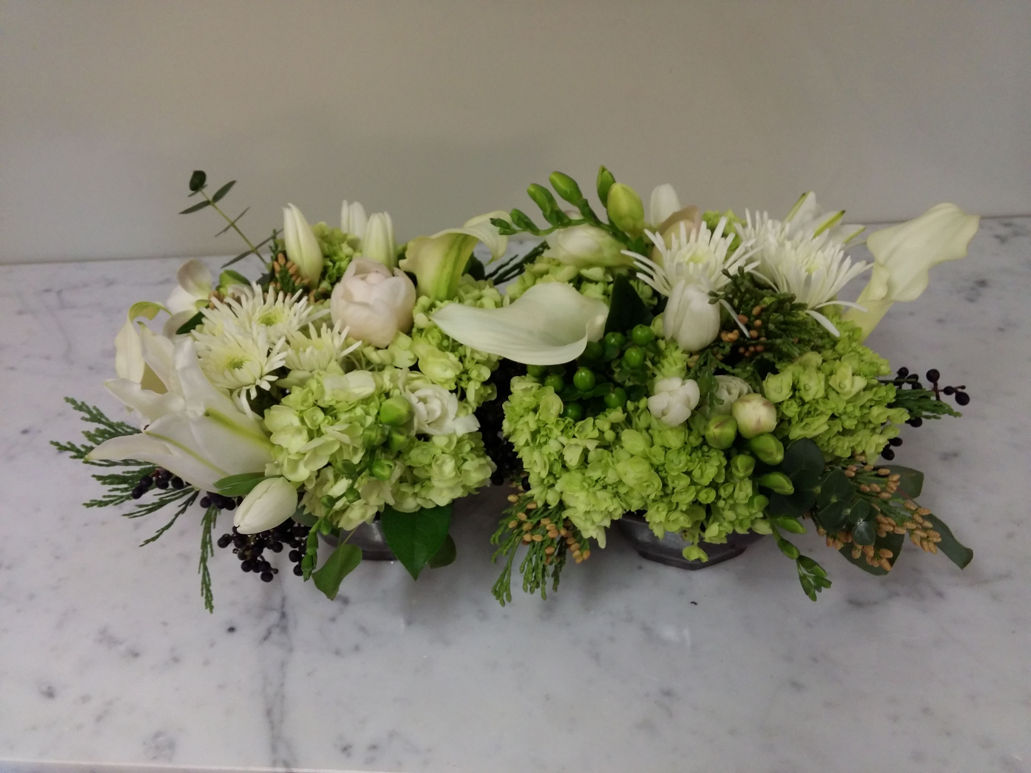 (image for) White and Green Centerpiece
