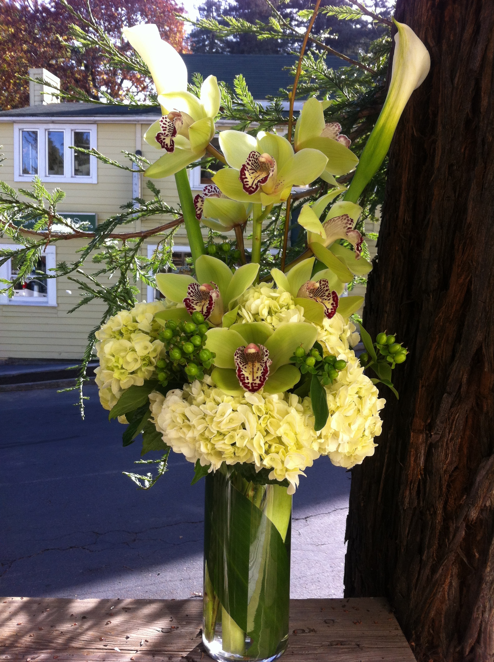 (image for) Green Cymbidium Splendor Bouquet