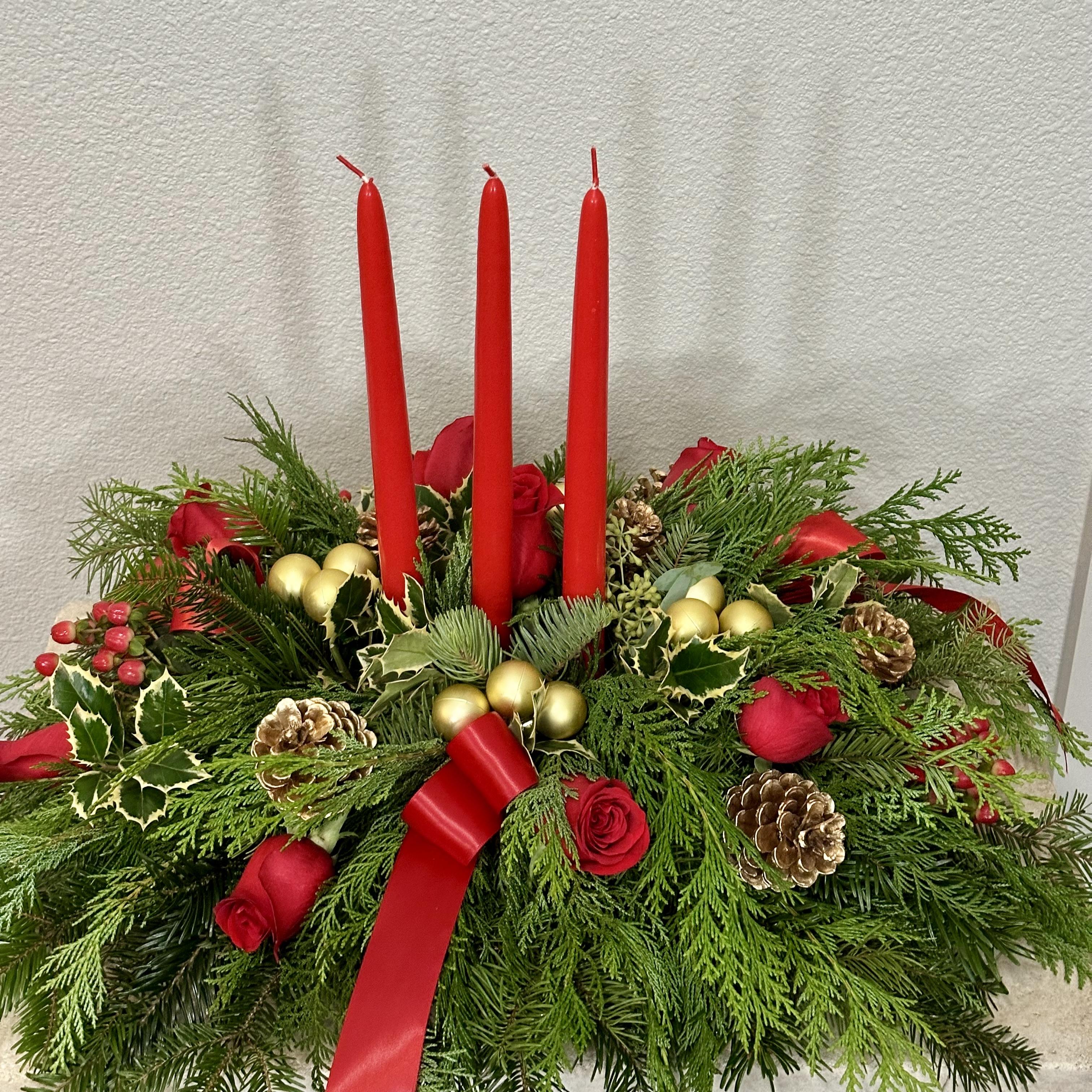 (image for) Classic Christmas Centerpiece